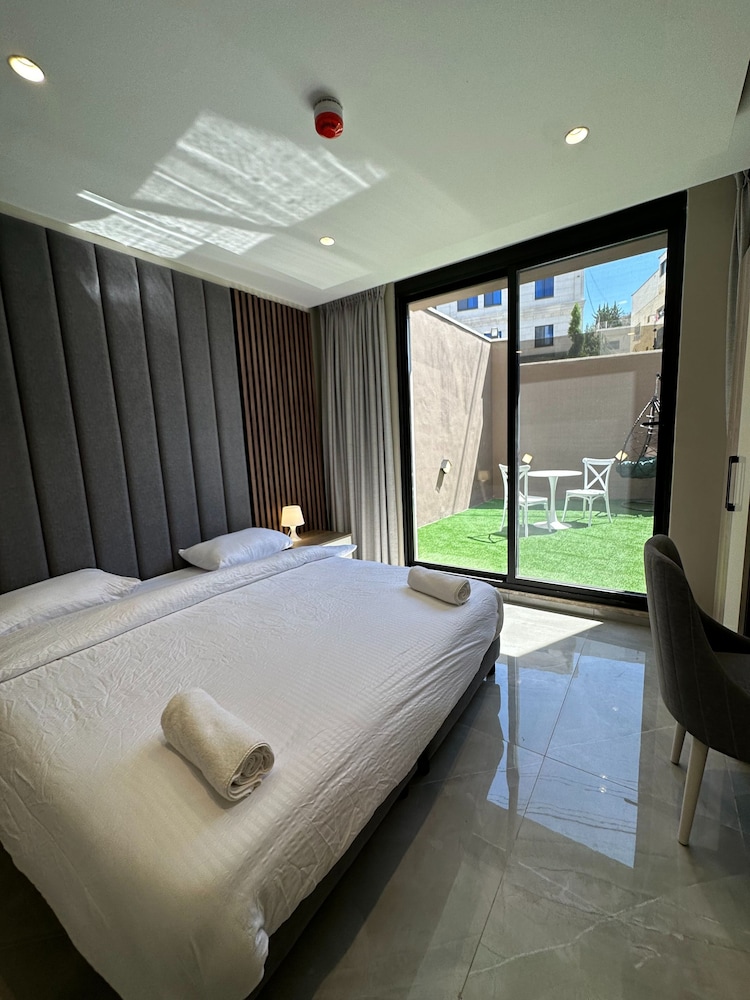 Charming Amman Apartment With Garden and Balcony