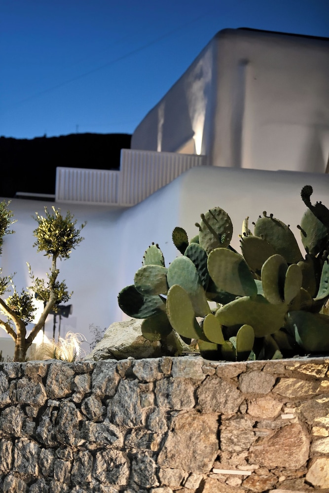 Etere Luxury Suites