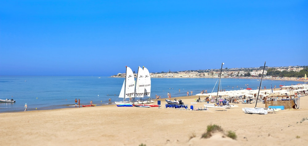 Hotel Club Baia Samuele
