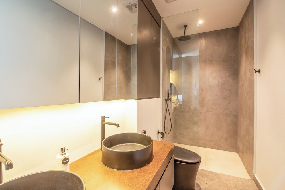 Modern 4 BR Villa Heart of Canggu 8mins to Beach