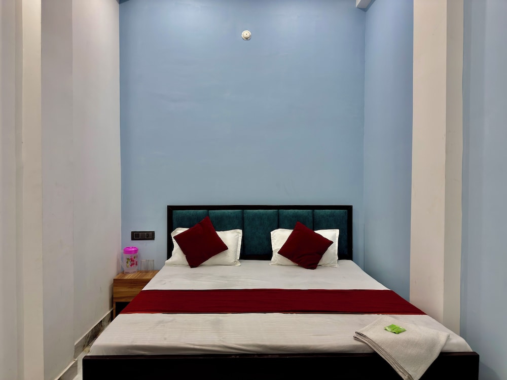 Hotel radha Aradhya Sadan