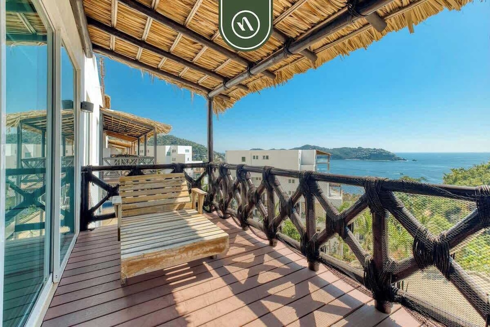 Amazing 3 BR Penthouse With Beachclub