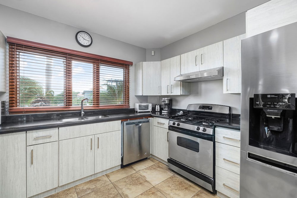 Amazing 4br4ba Villa w Pool Birdsanctuary Views