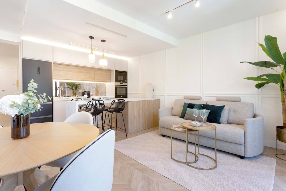 Genteel Home Chicarreros