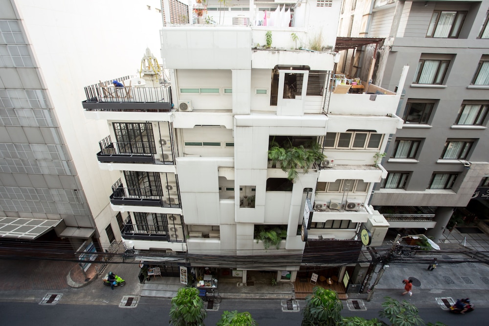 HQ hostel Silom - Image 1