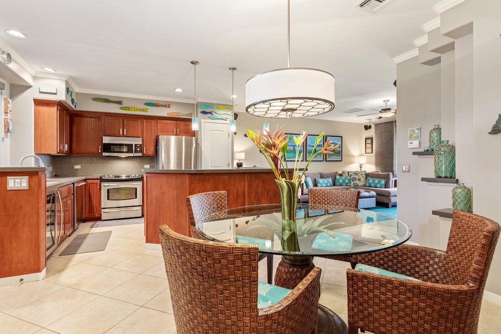 Ground Floor - Gorgeous View of Mauna Kea - Concierge - Nearby Beach - Vrkcv