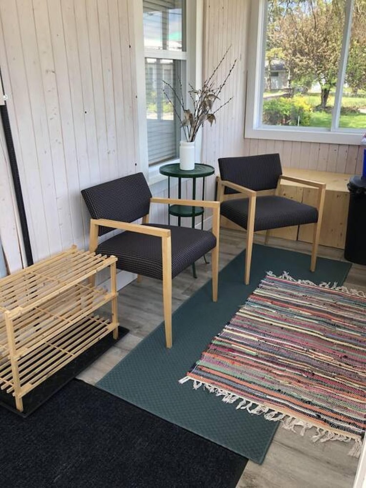 Hill St Hangout - Steps to Everything in Picton - Image 3