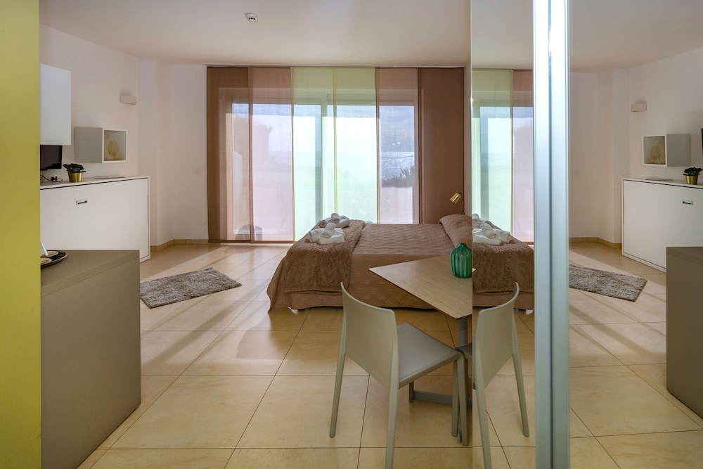 Zeus Residence Hotel