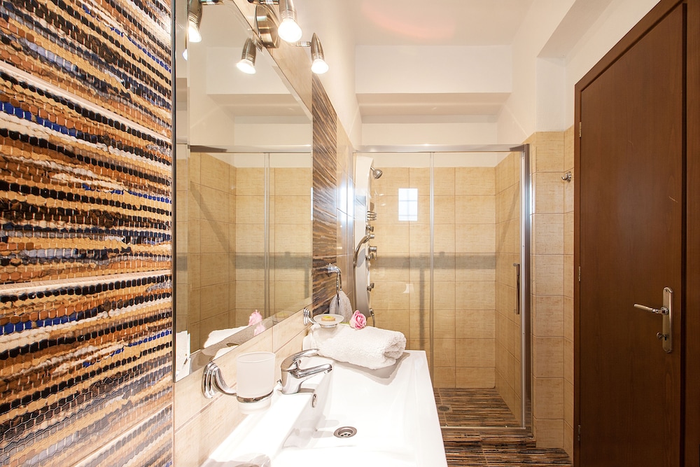 Four Seasons Villas