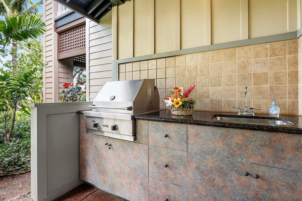 Updated Unit - Perfect Location - Vrkcv