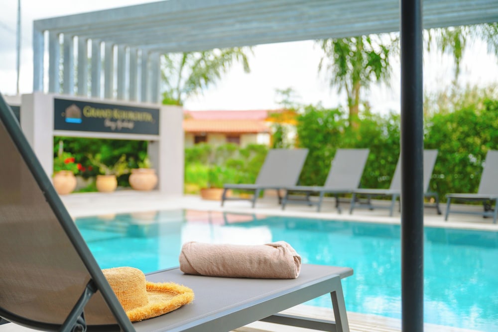 Grand Kourouta Pool Apartments