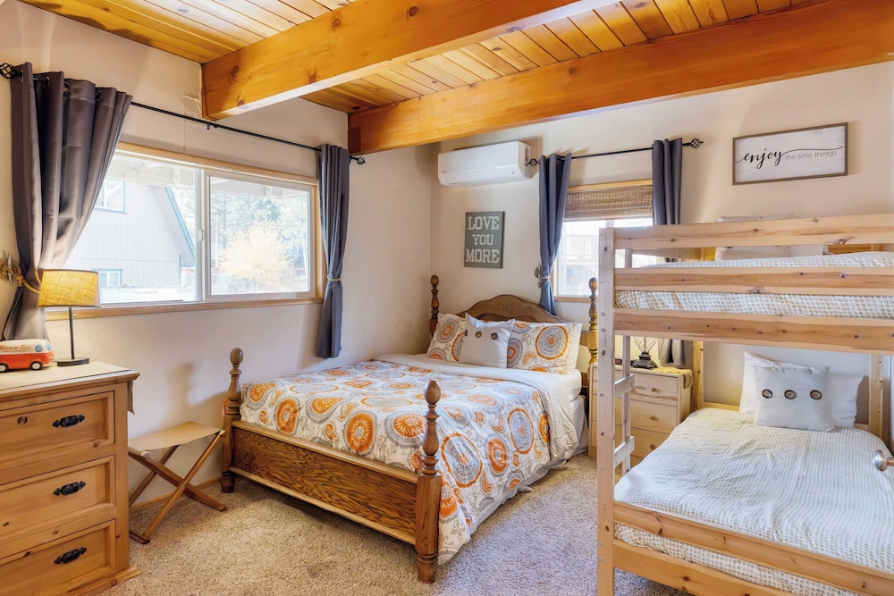 Lakeside in Bearadise by Avantstay Gorgeous Mountain Cabin in Boulder Bay!
