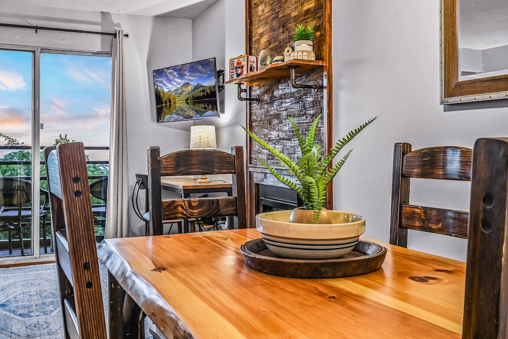 Heavenly View 2 Bedroom Condo