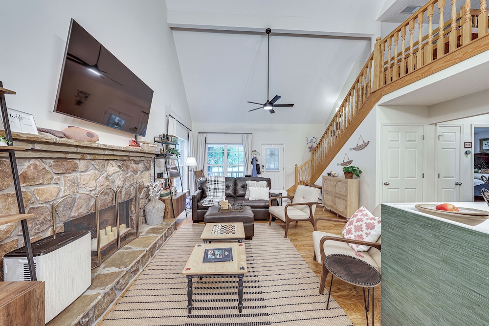 Fisher's Retreat Near Lake Thurmond: Tignall Home