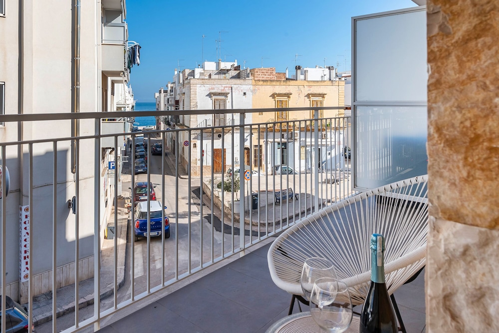 Marina Apartment 100m From Sea photo 1