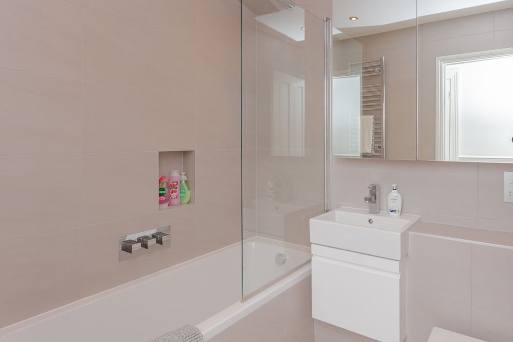 Newly Renovated 3 Bedroom Apartment in North West London
