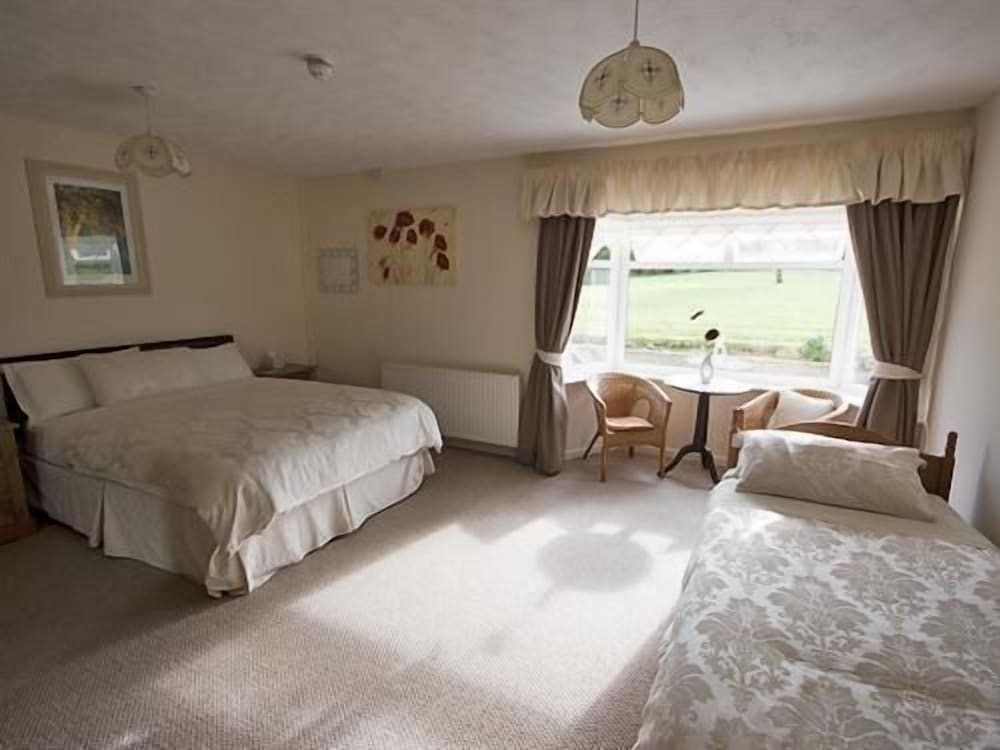 Pembroke Vacations - Lovesgrove Country Guest House - Property Image 19