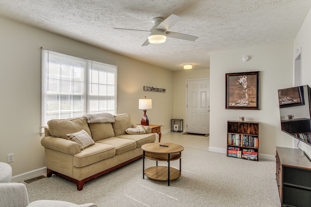 3 Mi to Hopelands Gardens: Family Aiken Home!