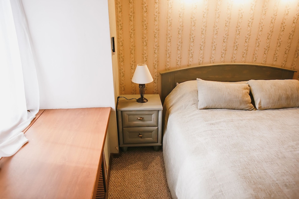 Hotel Shale
