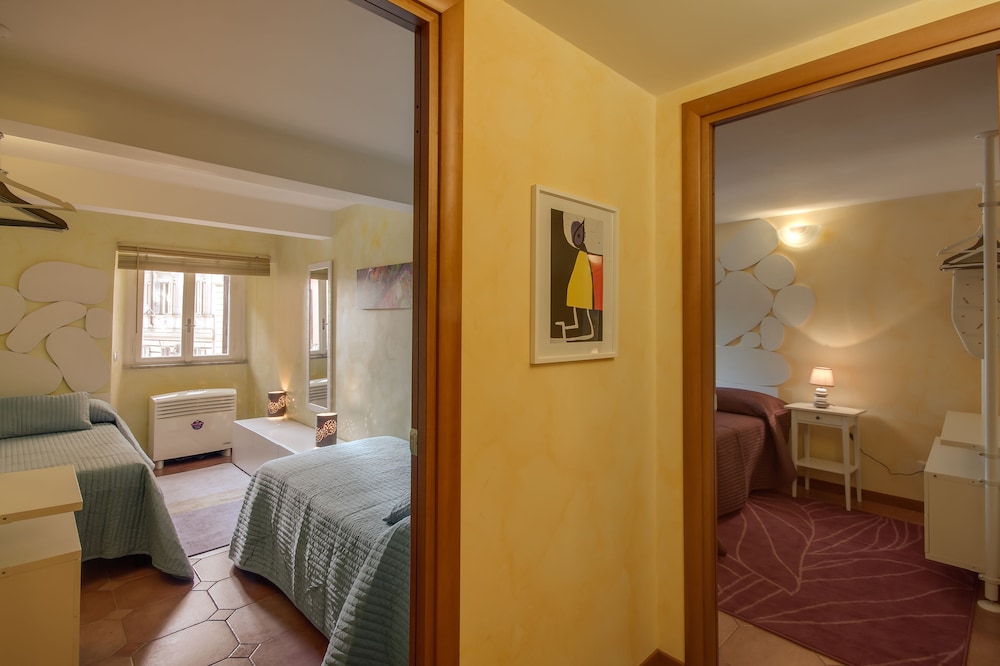 Rome King Suite