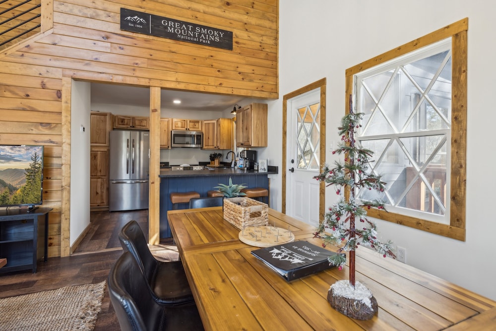 High Top Cabin 3 Bedroom Cabin