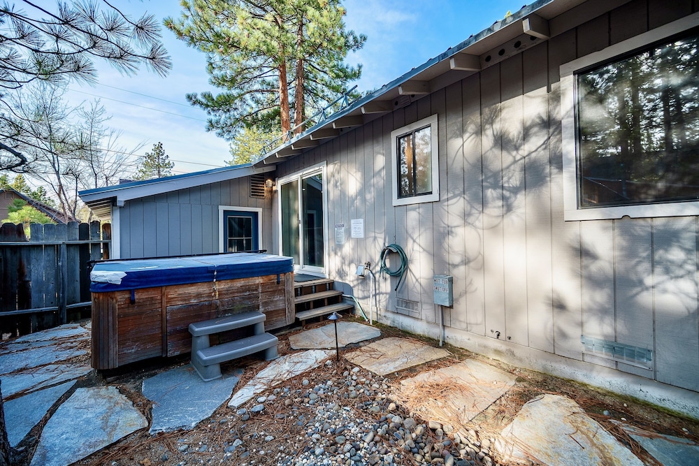The Azure Tahoe Cabin 3 Bedroom Home