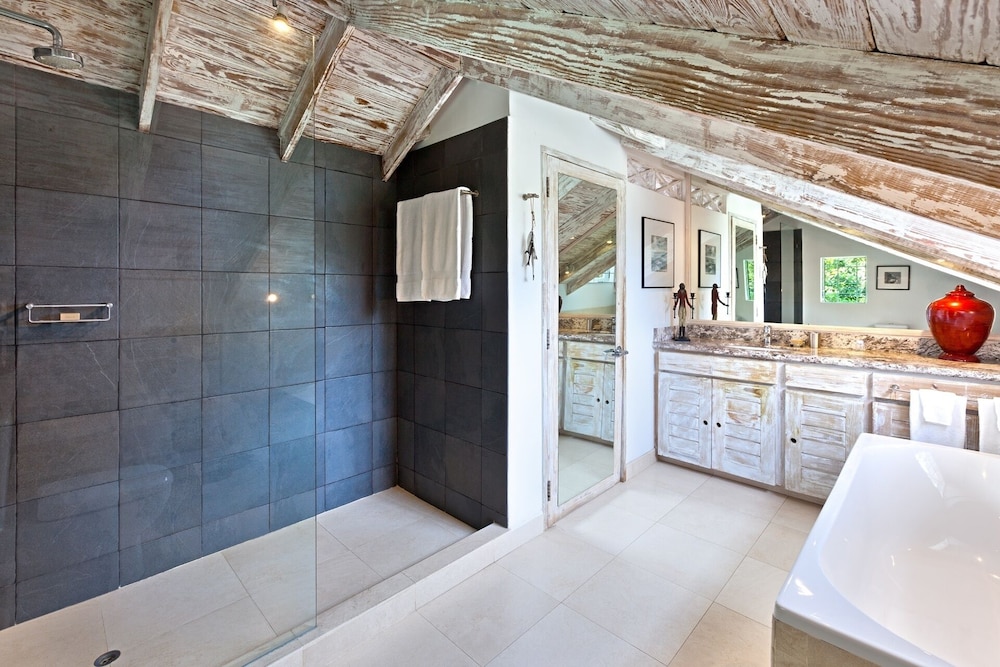 Easy Reach by Blue Sky Luxury view 5