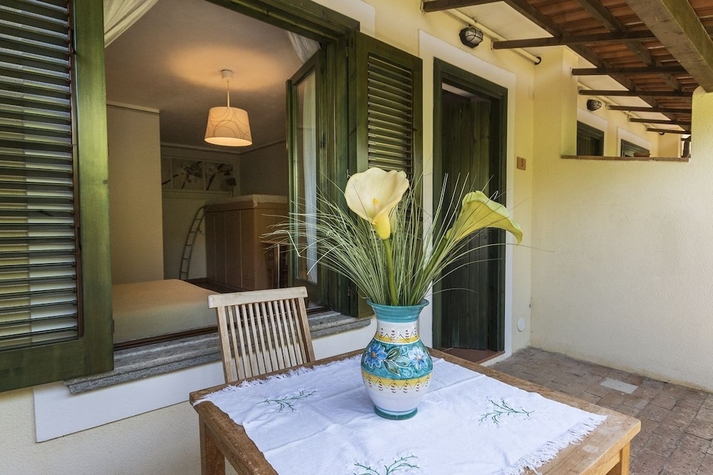 Residenza Turistica Torre delle Viole