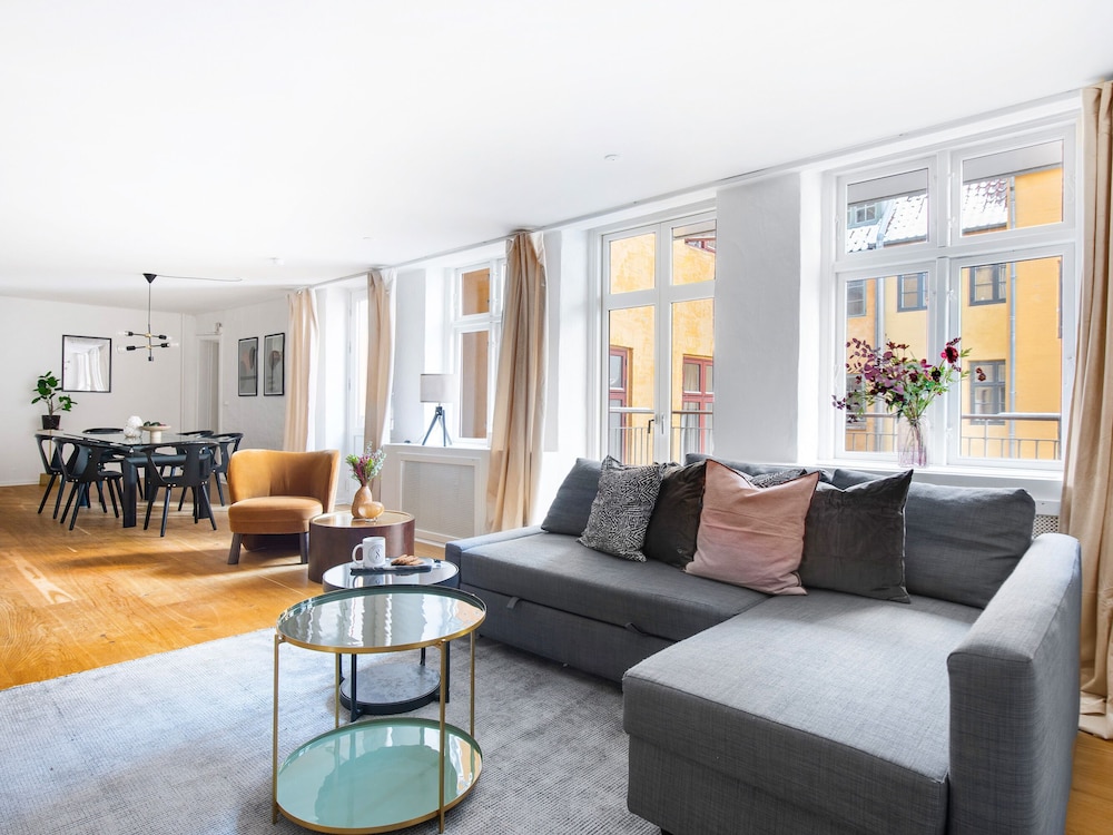 Sanders City 1- Pleasant 4-bdr Apt in Central Copenhagen view 5