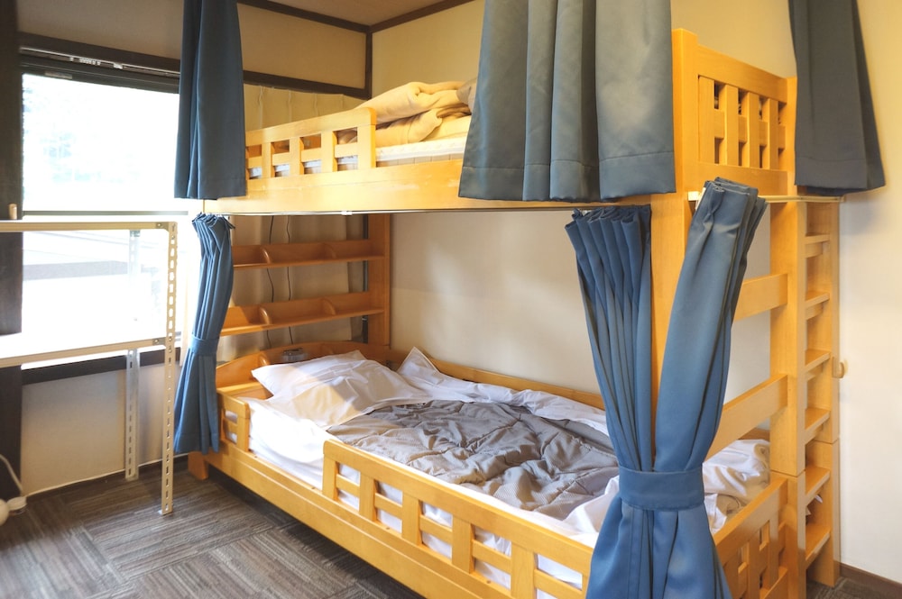 Sakura Guest House - Hostel