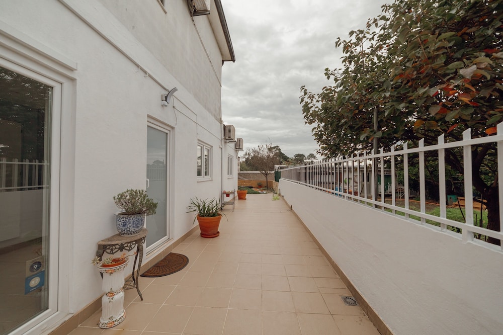 Porto Window Terrace House by Vacationy