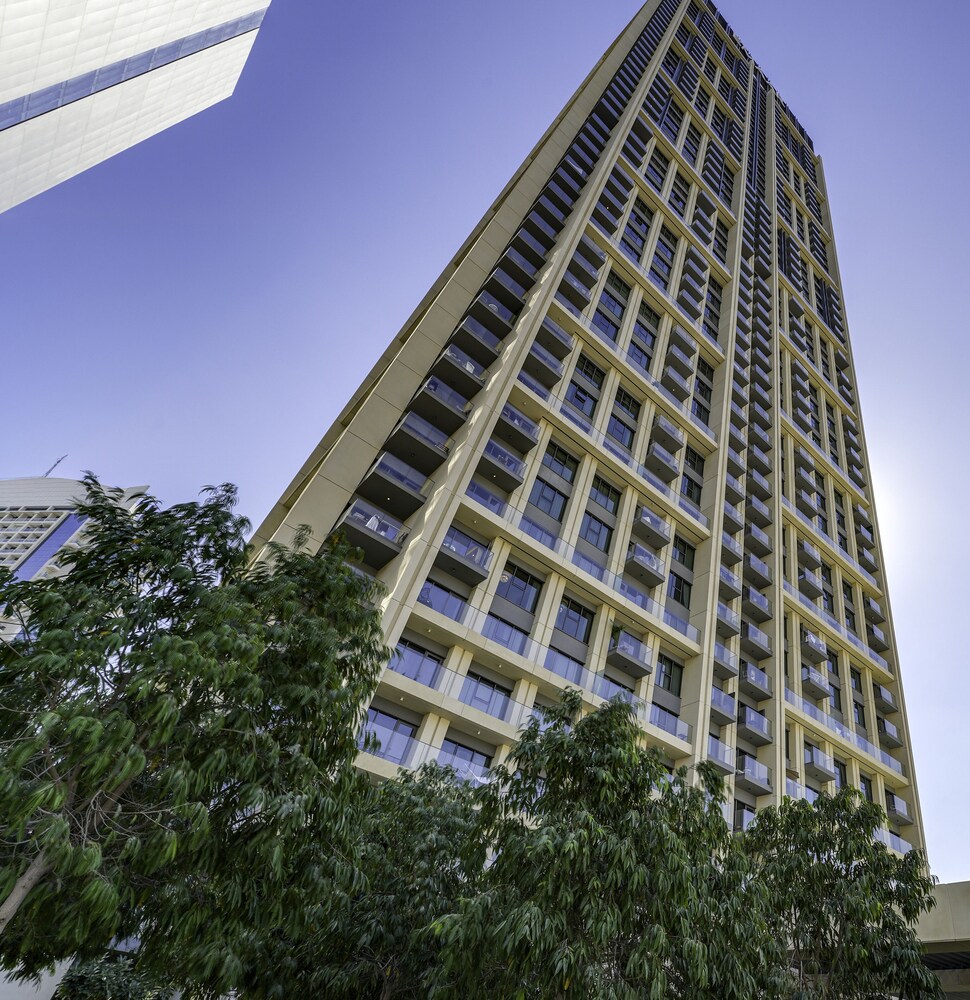 Sleek 1BR in Burj Royale with Canal View