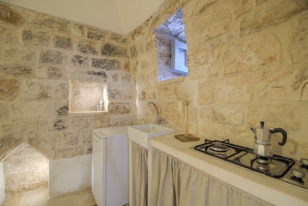 Trullo Pagliaro Cisternino by Typney view 4