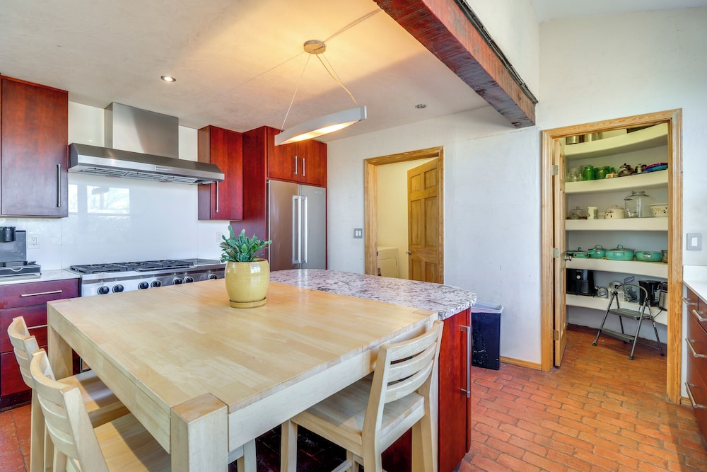 Spacious Mtn-view Gem in Corrales!