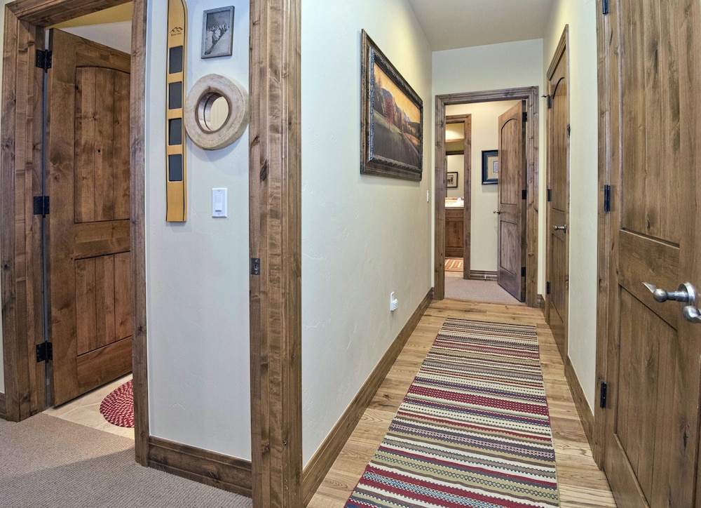 Beaver Creek Landing A404 3 Bedroom Condo by RedAwning view 3