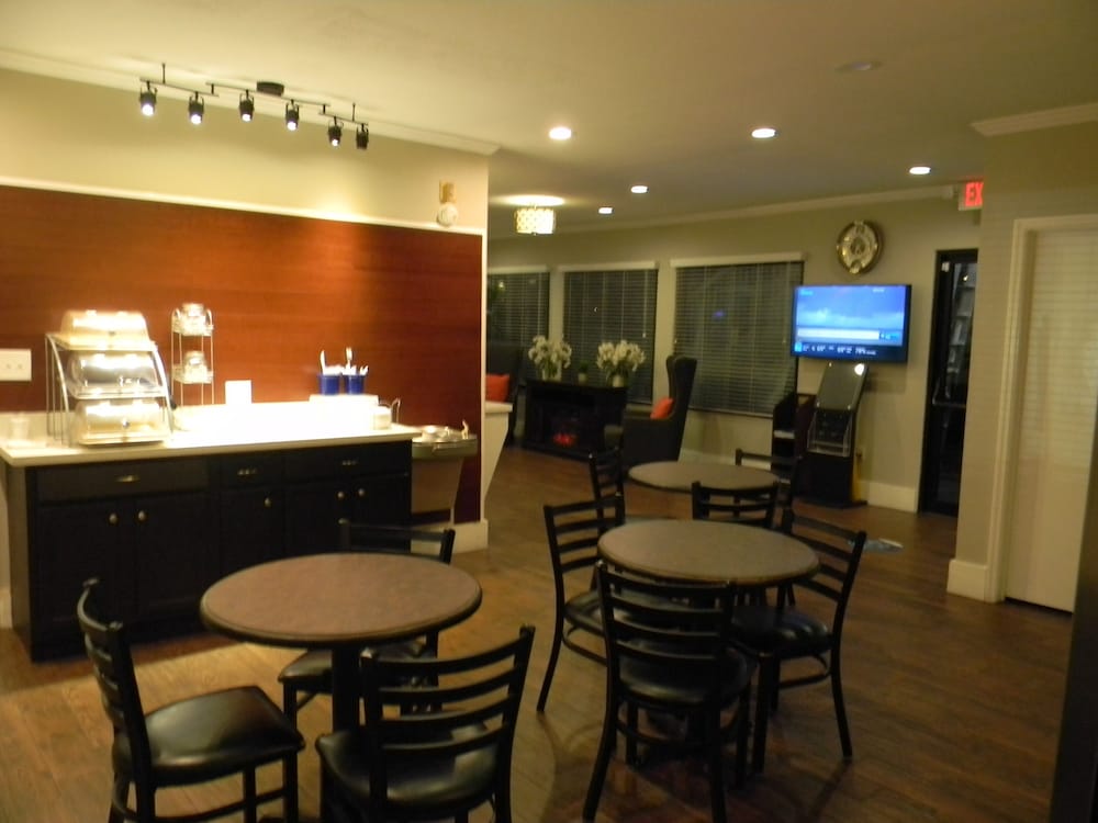 Days Inn by Wyndham Bainbridge view 5