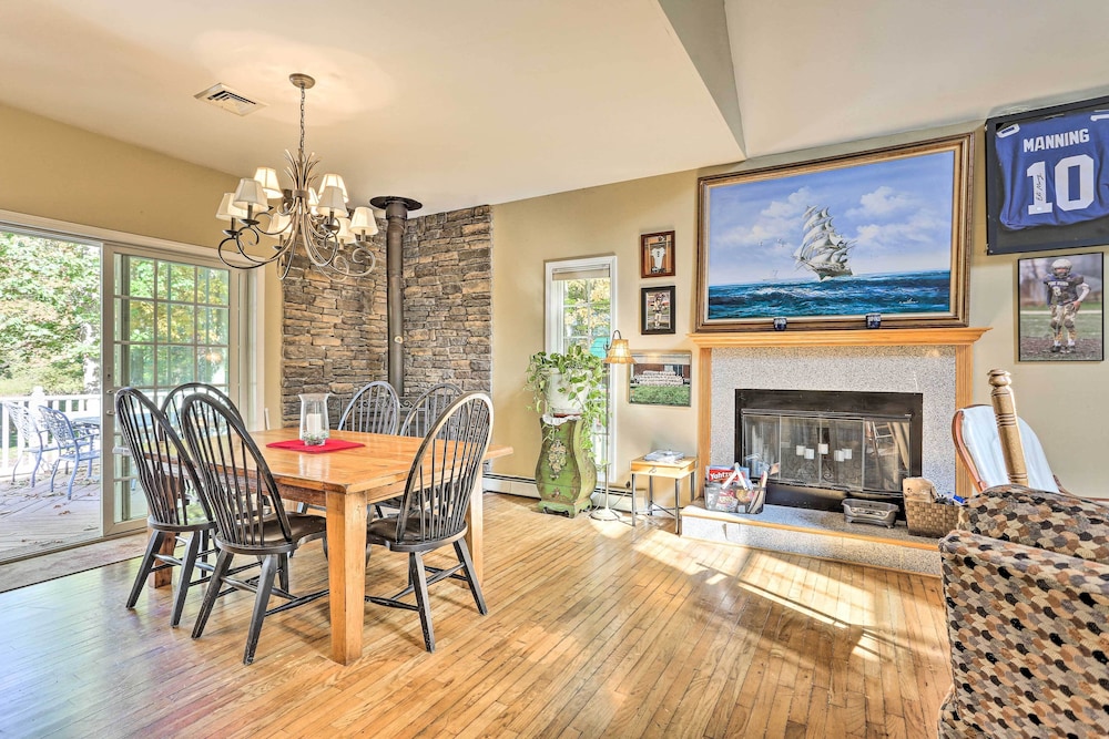 Pet-friendly Grand Pine Bush Retreat on 2 Acres! - Property Image 11