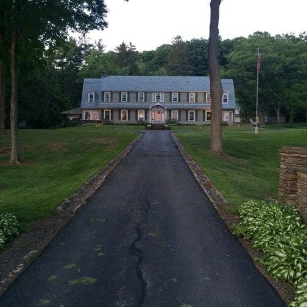 Maple Springs Lake Side Inn