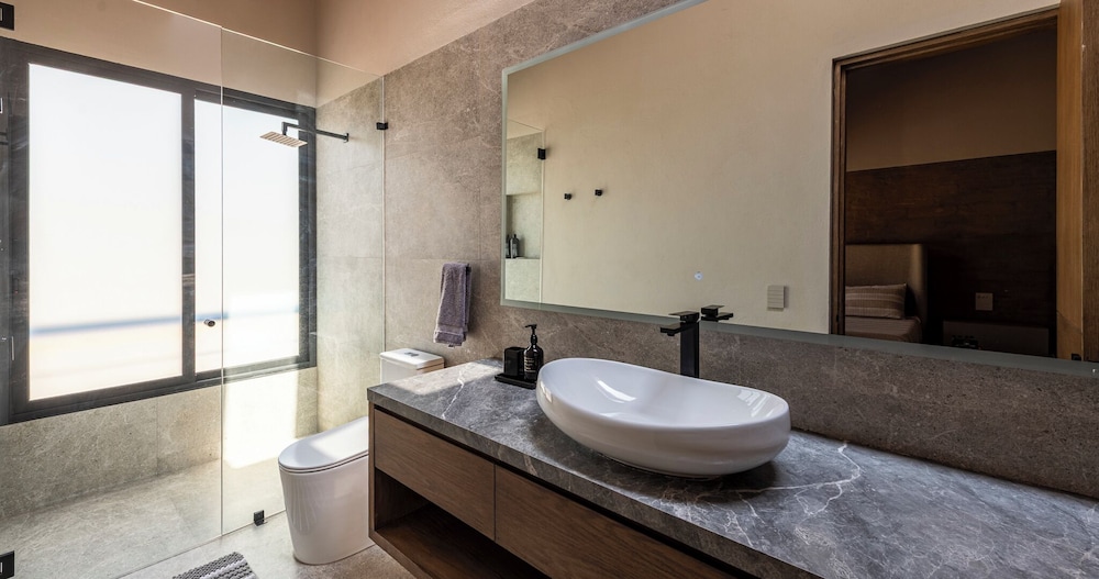 Casa Cundi-Contemporary Living in Nature