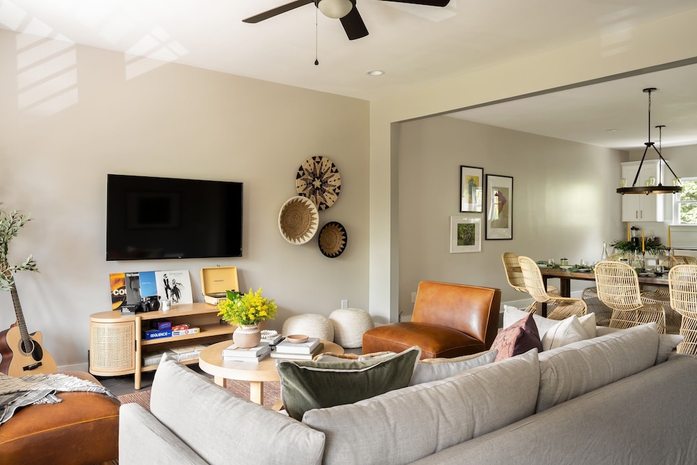 Mccreery by Avantstay Stylish Spacious Nashville Flat w Modern Design