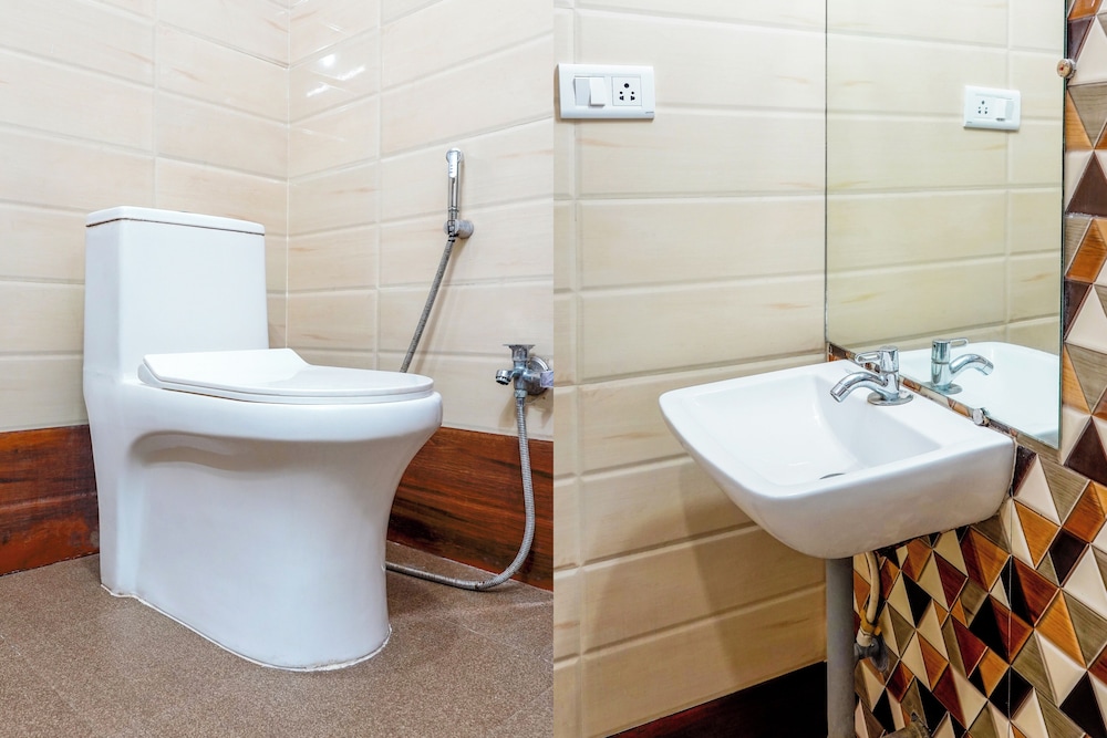 Navneeta Grand Hotel & Banquet Hall