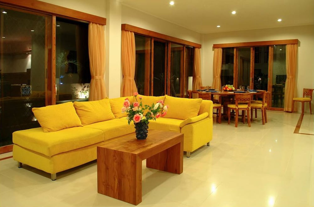 Blue Rose Villa