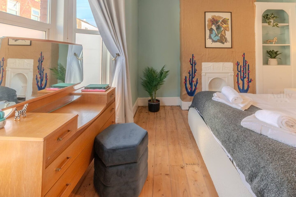 Cosy Margate Getaway Sleeps 5 By Adliv