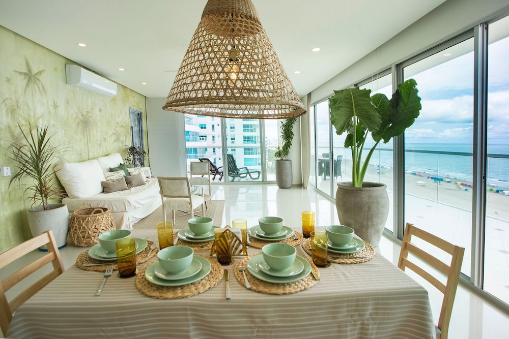 Condominio frente al mar  Morros Epic.