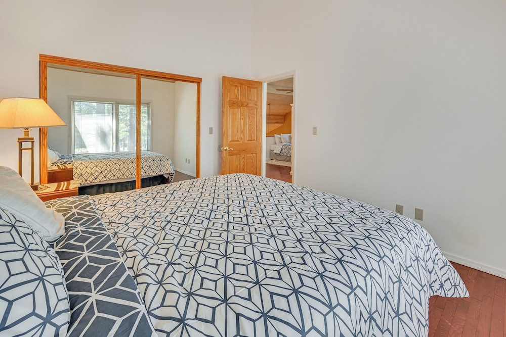 Forested Home in Flagstaff w/ Large Deck & Grill!
