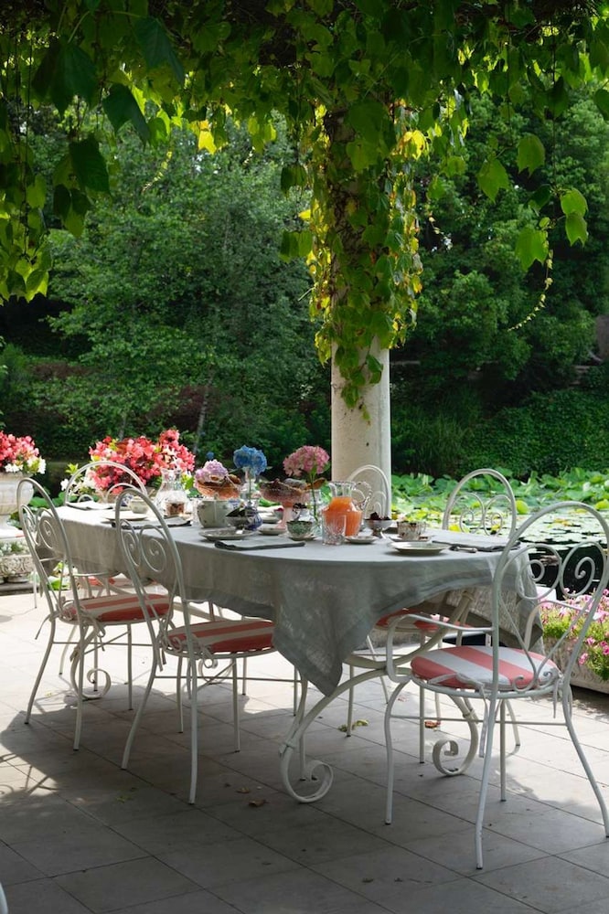 Charming 1BR Suite in Revislate