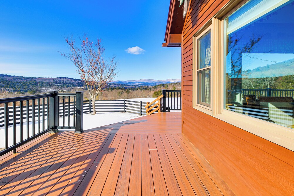 Hot Tub, Fire Pit & Grill: Remote Springfield Home