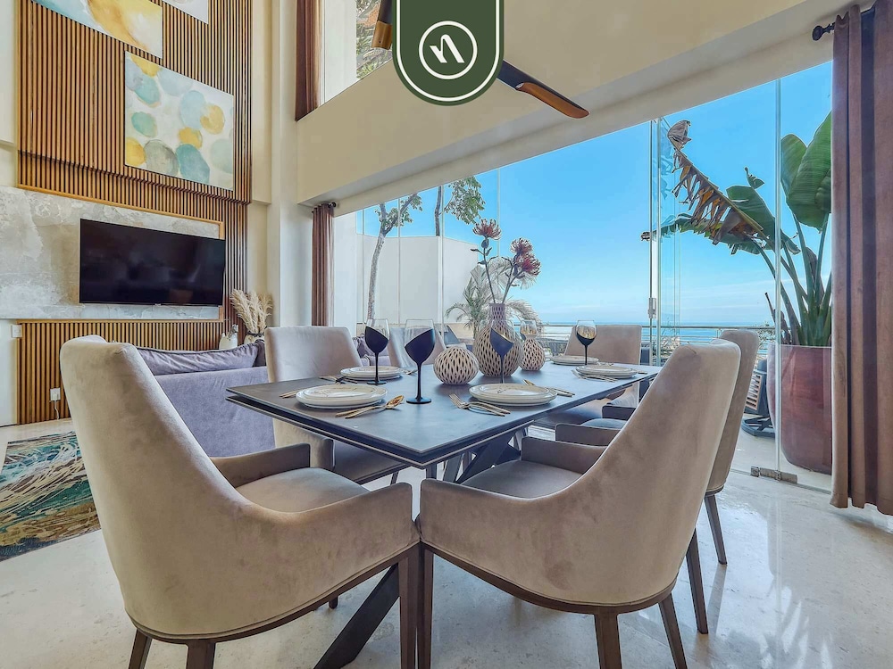 Two Story 2 BR Penthouse - Pool - Ocean View