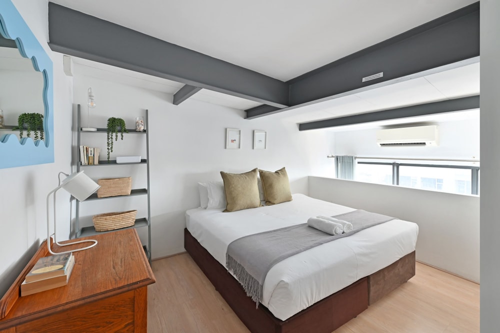 Two Bed Table Mountain Views Central