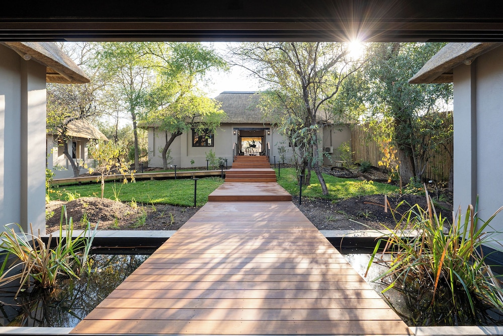 Simbambili Game Lodge